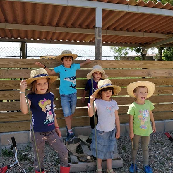 Els nens s’inicien a l'agricultura regenerativa de ben petits a Can Font