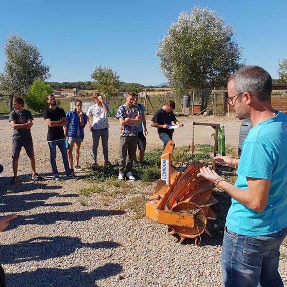 Estudiants de visita i aprenentatge a Can Font